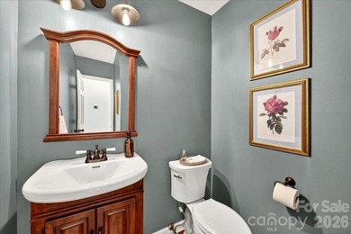 Welcome to Williamsburg Raintree! This updated 5-bedroom house - photo 20