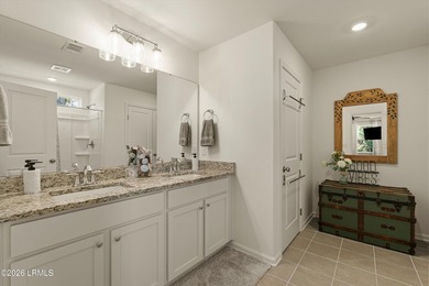 Beautifully maintained 3-Bedroom 2.5 Bath home with a dedicated - photo 21