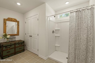 Beautifully maintained 3-Bedroom 2.5 Bath home with a dedicated - photo 22