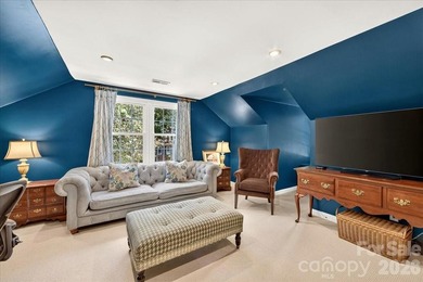 Welcome to Williamsburg Raintree! This updated 5-bedroom house - photo 23