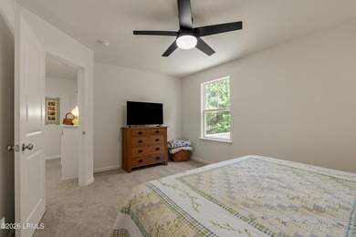 Beautifully maintained 3-Bedroom 2.5 Bath home with a dedicated - photo 24