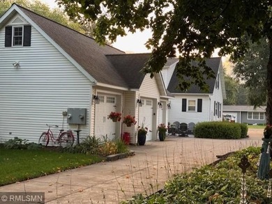 This 3 bedroom, 2 bath mid-century Cape Cod home has been all - photo 4