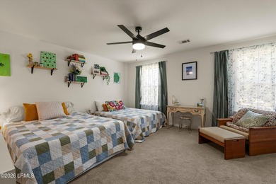 Beautifully maintained 3-Bedroom 2.5 Bath home with a dedicated - photo 26