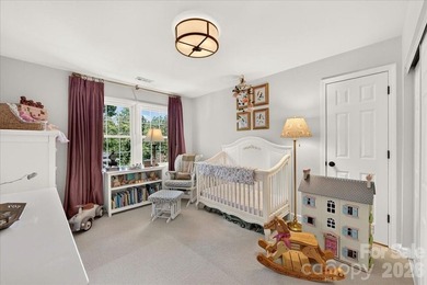 Welcome to Williamsburg Raintree! This updated 5-bedroom house - photo 26
