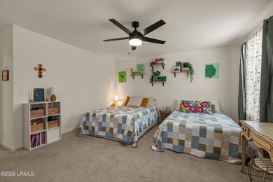 Beautifully maintained 3-Bedroom 2.5 Bath home with a dedicated - photo 27