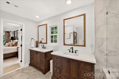 Welcome to Williamsburg Raintree! This updated 5-bedroom house - photo 32
