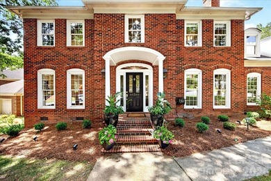 Welcome to Williamsburg Raintree! This updated 5-bedroom house - photo 43