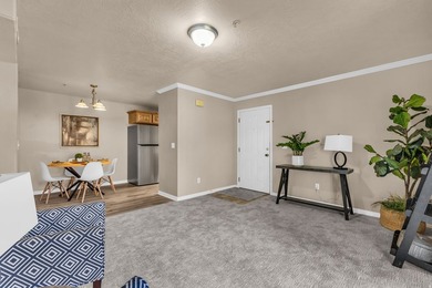 *BRAND NEW* Carpet, Vinyl and Kitchen Appliances! Great location - photo 8