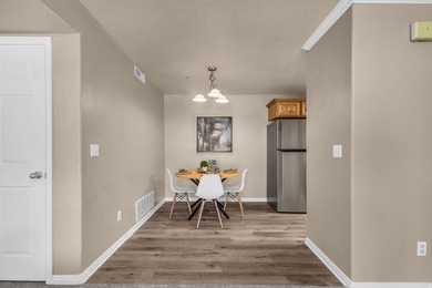 *BRAND NEW* Carpet, Vinyl and Kitchen Appliances! Great location - photo 10