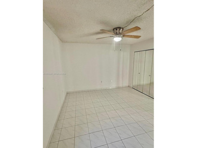Excellent opportunity in a primer Miami location.
Spacious
