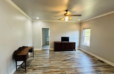 Welcome home to this well-maintained 3-bedroom, 2-bath home - photo 14