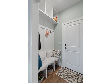 Welcome home to this charming 3-bedroom, 2.5-bath cottage - photo 18