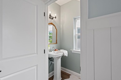 Welcome home to this charming 3-bedroom, 2.5-bath cottage - photo 20