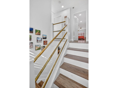 RARELY AVAILABLE and beautifully updated, 3- bed, 2- bath - photo 21