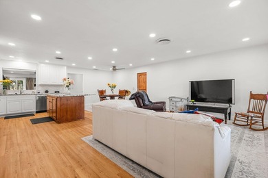 Welcome to this beautifully renovated 4-bedroom, 3-bathroom home - photo 5