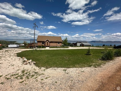 This thoughtfully designed mountain retreat offers comfort - photo 11