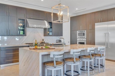 Stunning transitional deepwater estate on 95 feet of prime Las - photo 13