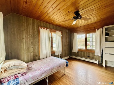Welcome to this charming and cozy bungalow nestled in the heart - photo 6