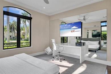 Stunning transitional deepwater estate on 95 feet of prime Las - photo 26