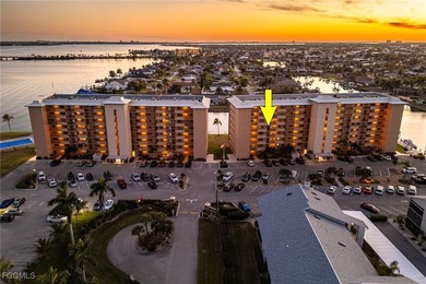 Wake up to sunrises and unwind with sunsets overlooking the - photo 35