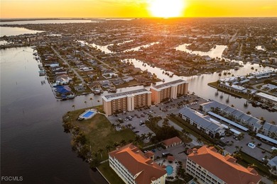 Wake up to sunrises and unwind with sunsets overlooking the - photo 37