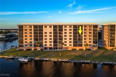 Wake up to sunrises and unwind with sunsets overlooking the - photo 41