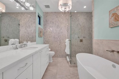 Stunning transitional deepwater estate on 95 feet of prime Las - photo 41