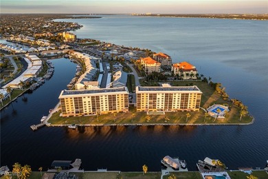Wake up to sunrises and unwind with sunsets overlooking the - photo 42