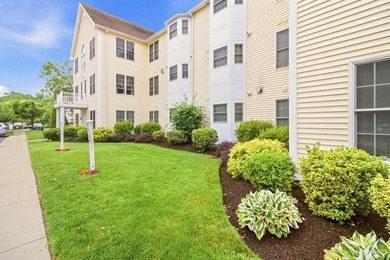 Welcome to Saw Mill Square! This well-maintained top-floor - photo 19