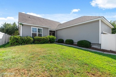 Welcome Home - This beautifully maintained single-story home - photo 38