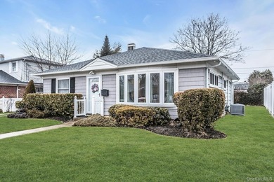 New Price--Great Value.Welcome to this charming and well - photo 1
