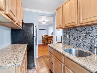 Spacious, well maintained, and move in ready 1 Bed 1 Bath unit - photo 14