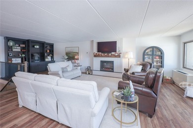 Enjoy maintenance-free lake living in this top level, penthouse - photo 12