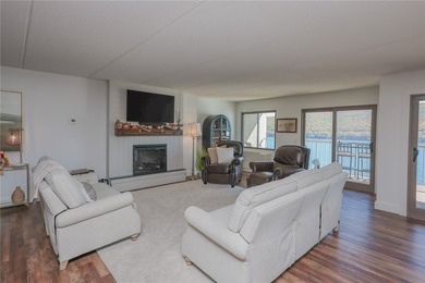 Enjoy maintenance-free lake living in this top level, penthouse - photo 17