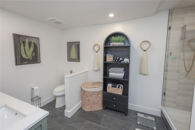 Enjoy maintenance-free lake living in this top level, penthouse - photo 23