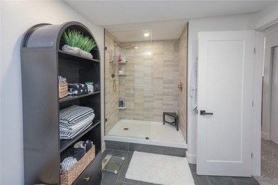 Enjoy maintenance-free lake living in this top level, penthouse - photo 25