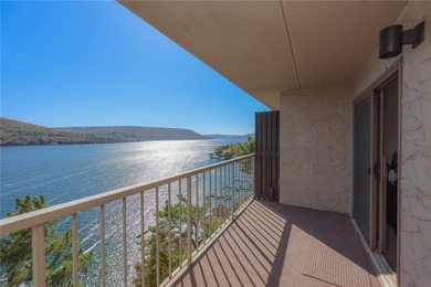 Enjoy maintenance-free lake living in this top level, penthouse - photo 26