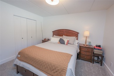Enjoy maintenance-free lake living in this top level, penthouse - photo 29