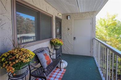 Enjoy maintenance-free lake living in this top level, penthouse - photo 35