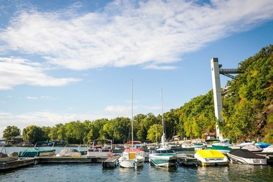 Enjoy maintenance-free lake living in this top level, penthouse - photo 41