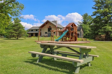 Enjoy maintenance-free lake living in this top level, penthouse - photo 46