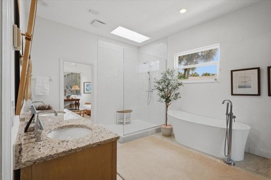 Welcome to one of the most extraordinary waterfront estates in - photo 10