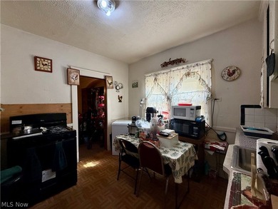 Exceptional opportunity to own a classic up-and-down duplex in - photo 11