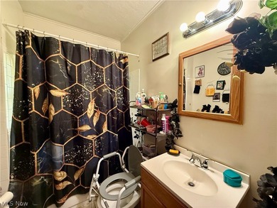 Exceptional opportunity to own a classic up-and-down duplex in - photo 15