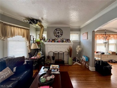 Exceptional opportunity to own a classic up-and-down duplex in - photo 21