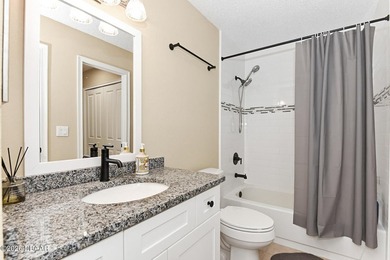 Beautifully remodeled 2-bedroom, 2-bath home in sought-after - photo 22