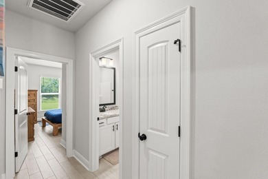 Welcome to this charming coastal cottage in the desirable - photo 28