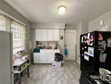 Exceptional opportunity to own a classic up-and-down duplex in - photo 29
