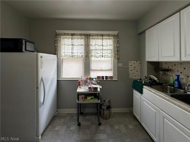 Exceptional opportunity to own a classic up-and-down duplex in - photo 30