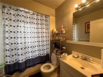 Exceptional opportunity to own a classic up-and-down duplex in - photo 34